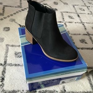 White mountain woman ankle boot size 9